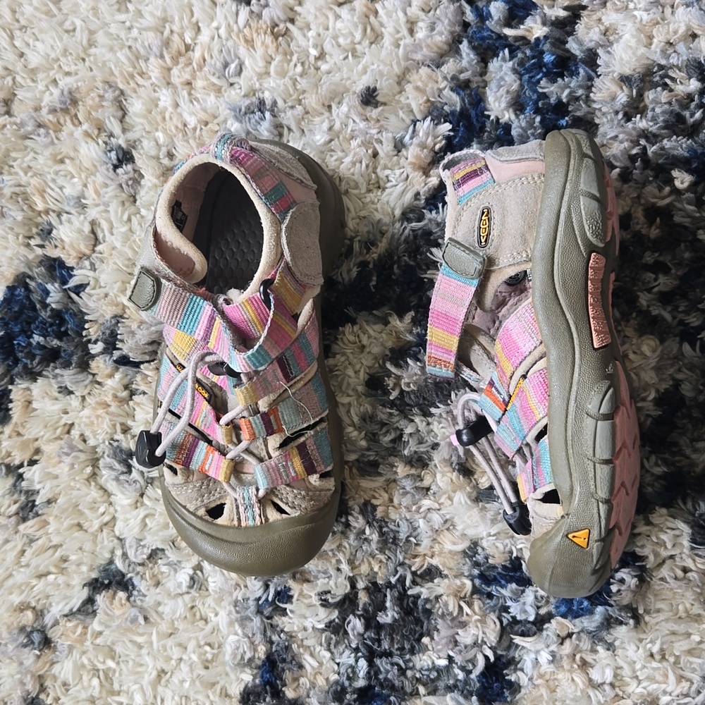 KEEN Girl Waterproof Water Hiking Sandals Size 11